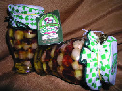 Boletus pinophilus. Carpóforos muy pequeños recolectados para su comercialización.